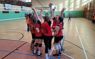 SP BRUSY: GMINNE IGRZYSKA DZIECI W MINIPIŁCE SIATKOWEJ DZIEWCZĄT