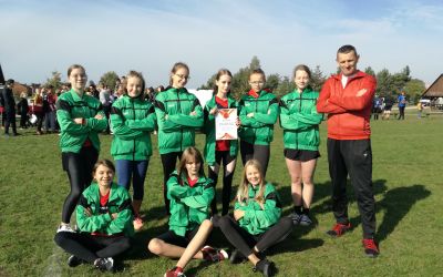 SP NR 1 BRUSY: Gminne Igrzyska Młodzieży Szkolnej w sztafetowych biegach przełajowych dziewcząt