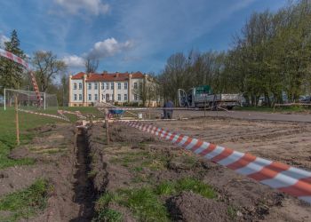 BUDOWA NOWEJ CZĘŚCI OGRODZENIA PARKU W WIELKICH CHEŁMACH