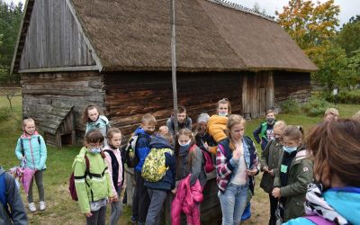 Zwiedzanie skansenu we Wdzydzach Kiszewskich