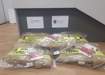 Jednostka OSP w Leśnie wzbogaciła się o nowe ubrania