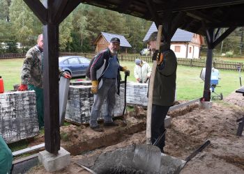 PLAC PRZY PIECU CHLEBOWYM W WIDNIE PIĘKNIEJE