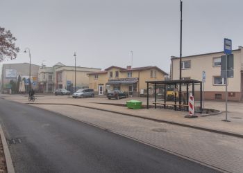 WRACA DAWNA ORGANIZACJA RUCHU W BRUSACH. WYJĄTKIEM SĄ NOWO POWSTAŁE SKRZYŻOWANIA TYPU RONDO I JEDNOKIERUNKOWA UL. RZEMIEŚLNICZA.