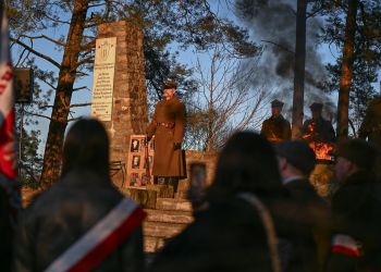 "CZEŚĆ I CHWAŁA BOHATEROM!" - 82. ROCZNICA PARTYZANCKIEGO BOJU POD MĘCIKAŁEM