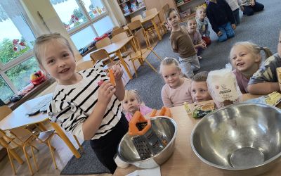 PRZEDSZKOLE NR 1 W BRUSACH: Dzień Przedszkolaka i pieczenie babeczek marchewkowych