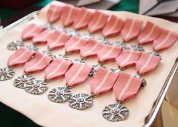 PRZEŻYLI Z SOBĄ 50 LAT. WRĘCZENIE MEDALI ZA DŁUGOLETNIE POŻYCIE MAŁŻEŃSKIE.