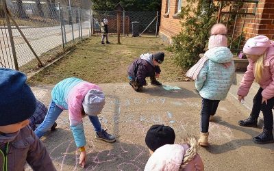 SP LEŚNO: ZAJĄCZEK W SZKOLE FILIALNEJ W PRZYMUSZEWIE