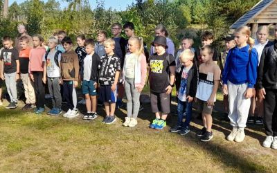 SP LUBNIA: „Żywe” lekcje historii dla uczniów z Lubni w „Zielonym Pałacu” – Męcikał – Turowiec