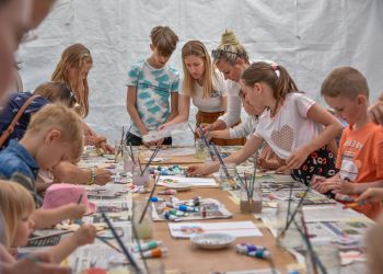 ŁAPANIE ŻYWIOŁÓW W SKANSENIE