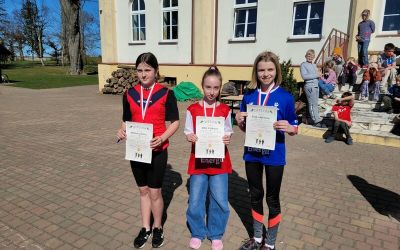 SP NR 1 BRUSY: Gminne Igrzyska Dzieci w drużynowych biegach przełajowych dziewcząt