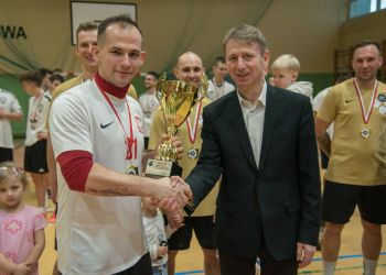 PUCHAR BURMISTRZA W RĘKACH DRUŻYNY TCOHD