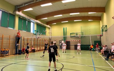 SP KOSOBUDY: Powiatowe Igrzyska Dzieci w minisiatkówce chłopców