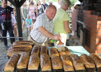 BURMISTRZ BRUS ZAPRASZA NA NAJSMACZNIEJSZĄ IMPREZĘ W REGIONIE - PIECZENIE CHLEBA W WIDNIE